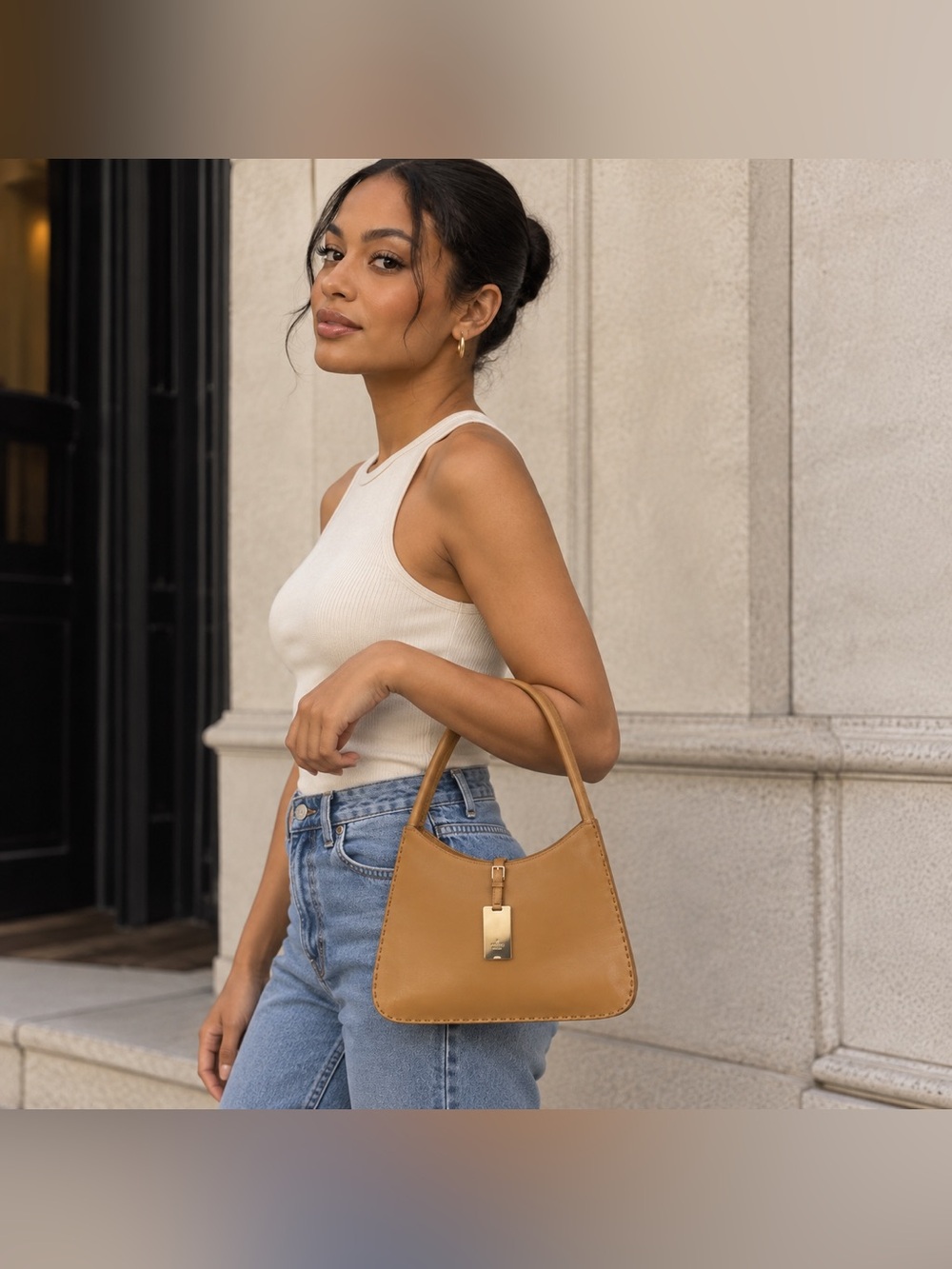 Gucci Vintage Leather Topstitch
Shoulder Hobo Bag Purse